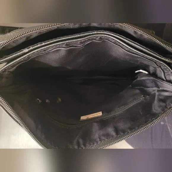 Multi Sac Crossbody Purse Black Textured Vinyl Medium size - Picture 6 of 6